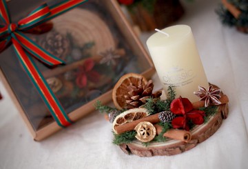 聖誕林雨。聖誕節 擺飾 永生雪松 永生花