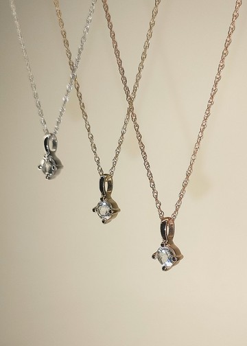 白色托帕石 5 毫米。帶特殊繩鏈