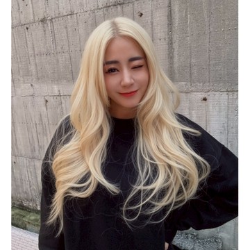 台灣現貨 魔髮樂 全頂假髮 八字劉海 層次波浪 金色捲髮 T型加大蕾絲網 局部手織 CND12︱造型假髮 整頂假髮