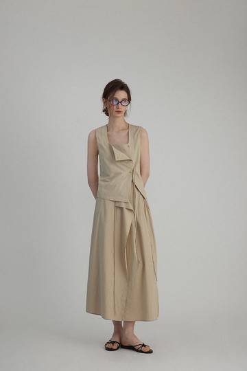 北歐漫步 復古極簡方領上衣半裙套裝