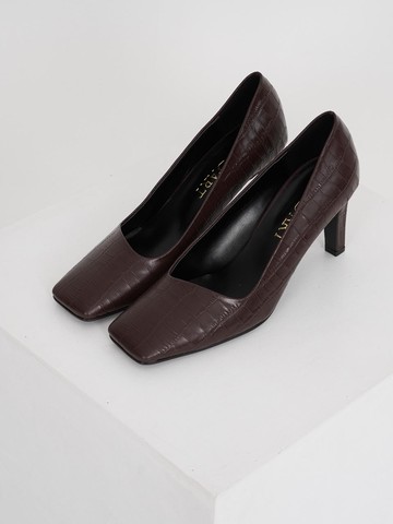 square modern heel pumps burgundy