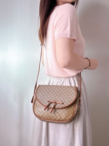中古孤品 Celine Macadam 淺啡老花 蝴蝶結 斜背包