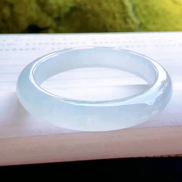 正品翡翠清新老坑白冰玉鐲子緬甸珠寶天然冰種貴妃白月光淺綠手鐲