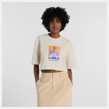 NEW BALANCE 短T NB 米色 印花 寬鬆 短版 上衣 女 WT53904LIN