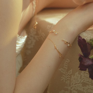 Freja｜單鑽果實樹枝 18K 白金手鍊