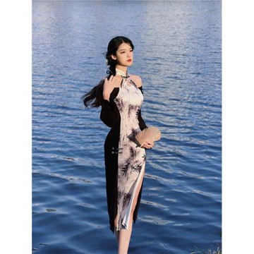 成何體統新中式改良旗袍黑白竹影長袖拼接開衩盤扣一字肩連衣裙