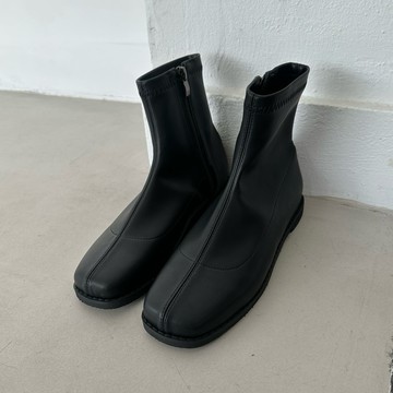 【現+預購】必敗👧🏻闆娘自帶🔥簡約：1.5cm ✨ ｜正韓空運🇰🇷 ｜韓國 圓頭 質感 平底 黑色 短靴 78351