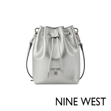 NINE WEST CIRILLA 經典水桶包-銀色(567073)
