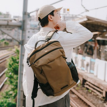 【OUTDOOR】悠遊寰旅15.6吋電腦旅行背包-卡其棕 OD163115KB