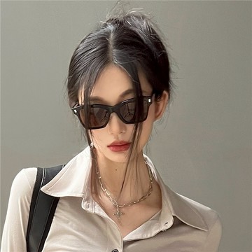 2023年度最新網紅款潮流復古百搭抗UV時尚方型米釘太陽眼鏡 74068