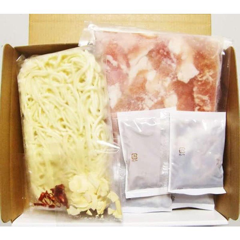 博多 とんこつもつ鍋 ３?４人前｜牛もつ肉（国内産）300ｇ、ちゃんぽん麺180ｇ×１玉、にんにく3ｇ×１袋、唐辛子0.5ｇ×１袋、もつ鍋用