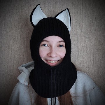 巴拉克拉瓦狗哈士奇。針織巴拉克拉法帽。手工製作的黑色巴拉克拉法帽。保暖帽。