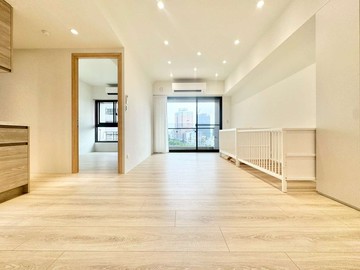 【博星美術W】輕屋齡｜裝潢三房平車｜公園景觀首排｜台中市西區五權路