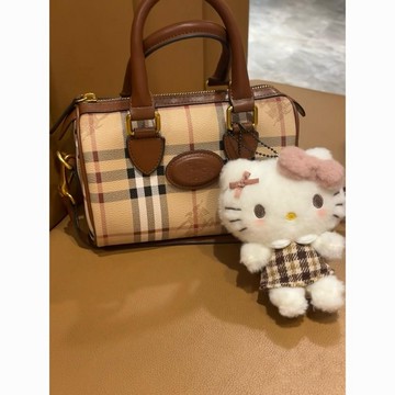 背包吊飾🎀 HelloKitty格紋掛件摩卡格子裙美拉德色系凱特貓書包掛飾毛絨禮物