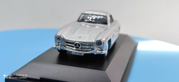 1：43 Mercedes Benz 300SL Wing Door 車身有疹子 如圖所示