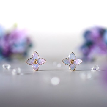 濕潤繡球花單朵耳針 / 耳夾