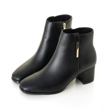 簡約線條金屬釦方頭粗跟短靴 黑 GB825BK