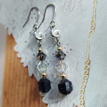 SWAROVSK I 施華洛世奇 I  璀燦水晶藍砂石耳環( 防過敏 )