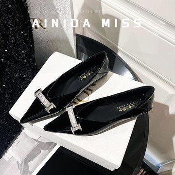 羊皮版~氣質尖頭平底單鞋女春秋水鉆黑色水鉆淺口軟底黑色瓢鞋春