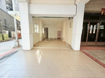 三多商圈捷運站+興中夜市邊間透天金店面｜高雄市苓雅區文橫二路