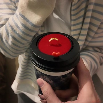 桃園出貨✨旋轉驚喜奶茶杯蓋戒指盒創意禮物包裝盒子機關個性情人節表白道具