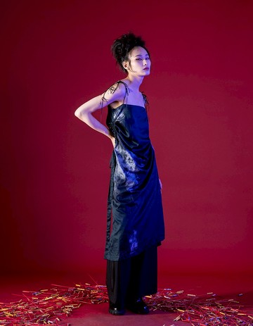 側邊抽皺細肩帶印花洋裝