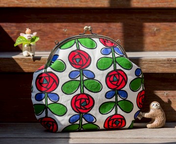 【欸這個圖案有亮-白底紅花】復古金屬口金包#包包#日式#女包