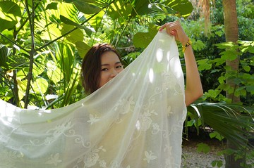 純淨無染#094  淨透舒棉繡花涼感紗棉-披肩•圍巾