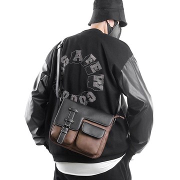 新款男士橫款斜背包磨砂皮男斜背包大容量郵差包高級感男包