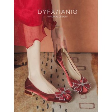 中式紅色新娘鞋方頭蝴蝶結婚鞋粗跟女2024年春秋新款不累腳高跟鞋