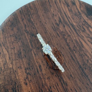 •   【Hee 輕珠寶】0.12ct 莫桑鑽 925銀 日常鑽戒