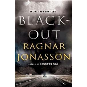 Blackout: An Ari Thor Thriller (Paperback)