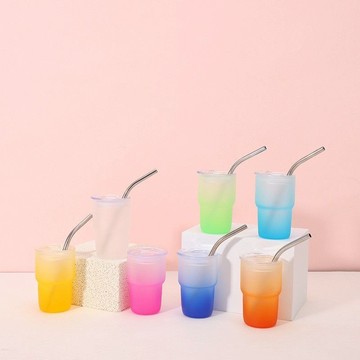 2026 創意熱銷 90ml 玻璃杯 漸變色高顏值小酒杯 透明蓋磨砂質感 附吸管簡約百搭 居家餐廳擺飾隨身飲用超實用