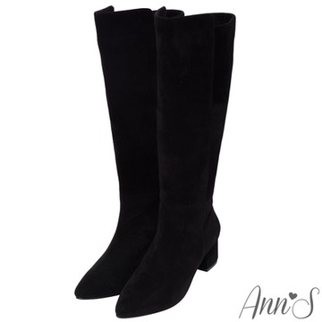 Ann’S返璞經典-加寬版前高後低防水絨布粗跟及膝長靴-黑