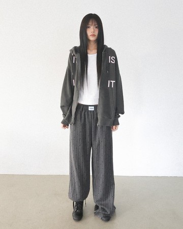 CHARCOAL HEART STRIPE SWEAT PANTS