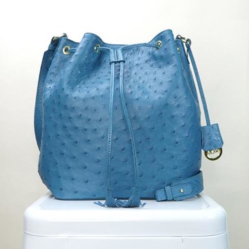 【M2nd】珂米汀鴕鳥皮通勤大水桶包(土耳其藍-T9428A)