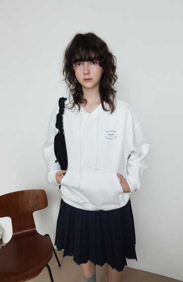 學霸女孩 / 後背手繪印花連帽衛衣