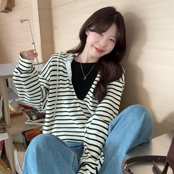 上衣．韓系條紋V領層次假兩件連帽上衣．白鳥麗子