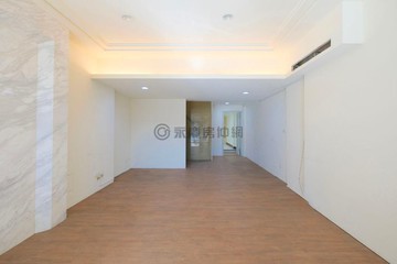 專任正五權西路上臨路傳家金透店｜台中市南屯區五權西路二段