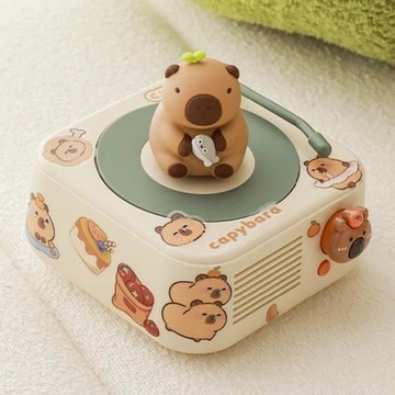 水豚旋轉音箱-摸魚豚/ 卡皮巴拉藍芽音箱 /USB充電/給勇敢追夢的你！畢業季-/耶誕禮物/聖誕禮物/交換禮物/情人節禮物【Full house 幸福時光屋】