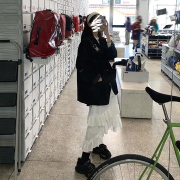 秋裝港風高腰A字裙氣質蛋糕裙半身裙仙女長裙+長袖外套潮1入