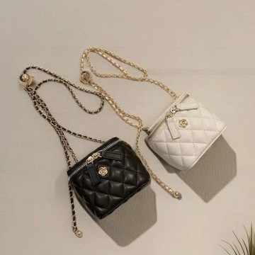 免運🔮祕密花園菱格鏈條小包新款包女山茶花迷你單肩斜挎包盒子包包簡約韓系大容量托特包 側背包 通勤包 斜背包 腋下包