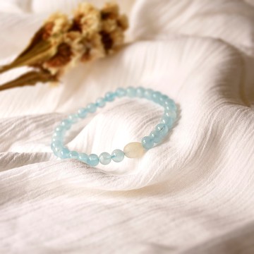 手製天然無優化海藍寶配白色阿拉善瑪瑙手鍊 // 個性手環