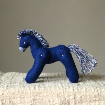 立體手縫偶擺飾 / 藍馬 #98