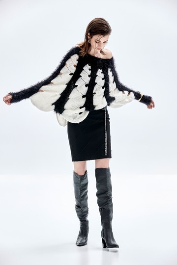 線條刺繡合身裙