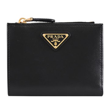 PRADA 1ML050 品牌金屬三角LOGO對開扣式零錢短夾.黑色
