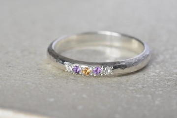 光芒交織的銀色物語：水晶、紫水晶、黃水晶
