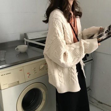 2025春秋新款溫柔系穿搭復古牛角扣麻花V領針織開衫毛衣外套女厚