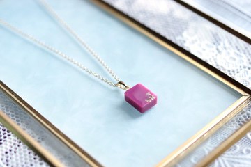 樹脂藝術 長方形墜飾．嬌媚誘惑