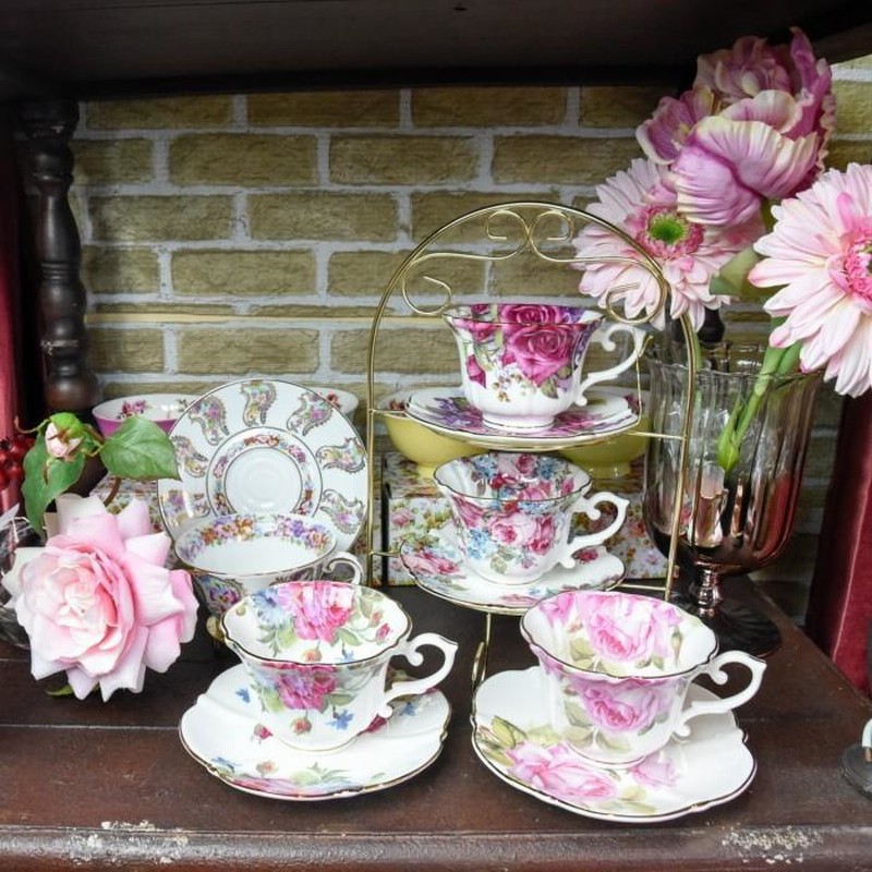 ババリア　ローゼンタール　カップ＆ソーサー　薔薇の花が素敵　アンティーク？ ババリア ローゼンタール カップ＆ソーサー 薔薇の花が素敵